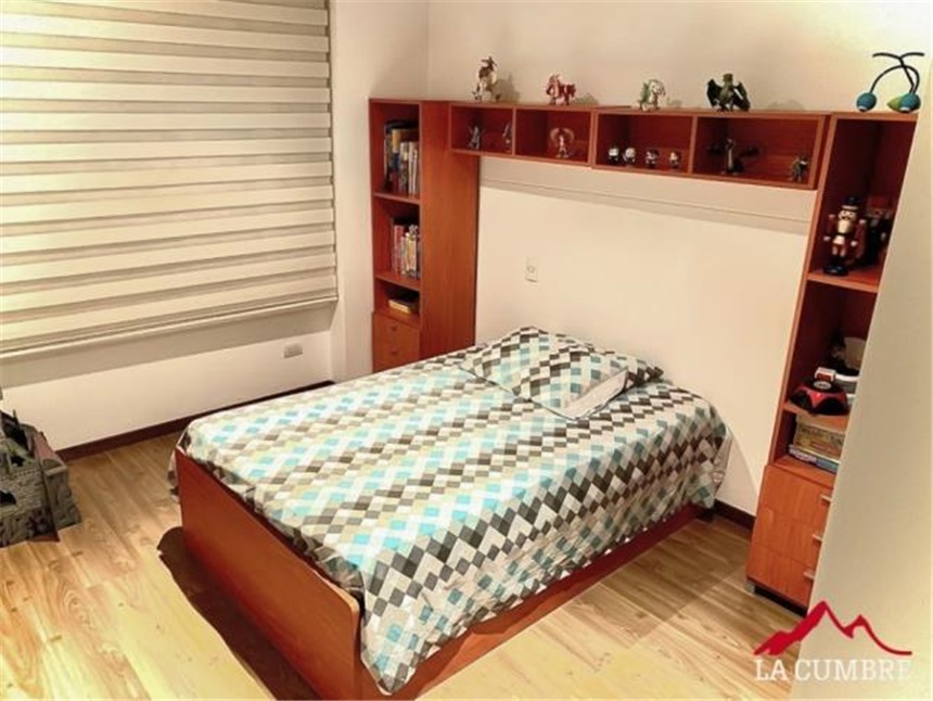 Casa de 3 alcobas en venta en San Lucas, Medellín, 207 m² · foto 10 de 15