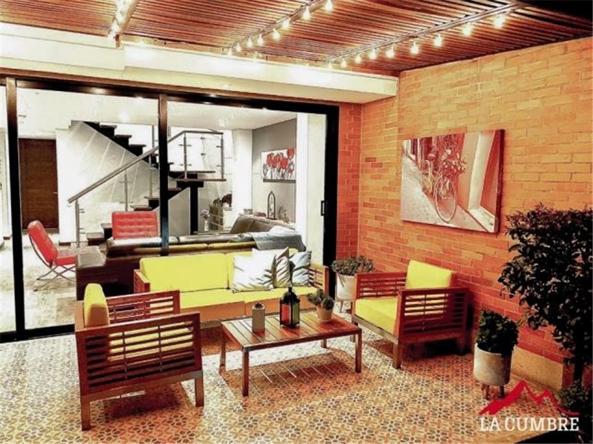 Casa de 3 alcobas en venta en San Lucas, Medellín, 207 m² · foto 8 de 15