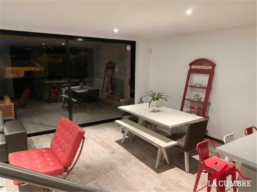 Casa de 3 alcobas en venta en San Lucas, Medellín, 207 m² · foto 4 de 15