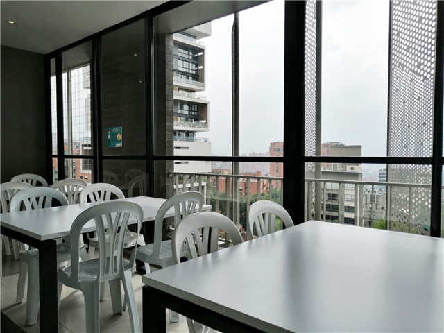 Oficina en venta en Las Lomas No.1, Medellín, 329 m² · foto 15 de 17