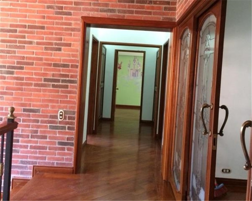 Casa de 6 alcobas en venta en Altos Del Poblado, Medellín, 520 m² · foto 16 de 24