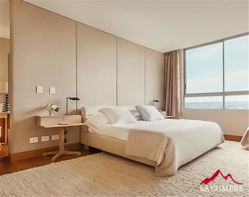 Apartamento de 3 alcobas en venta en Castropol, Medellín, 348 m² · foto 13 de 14
