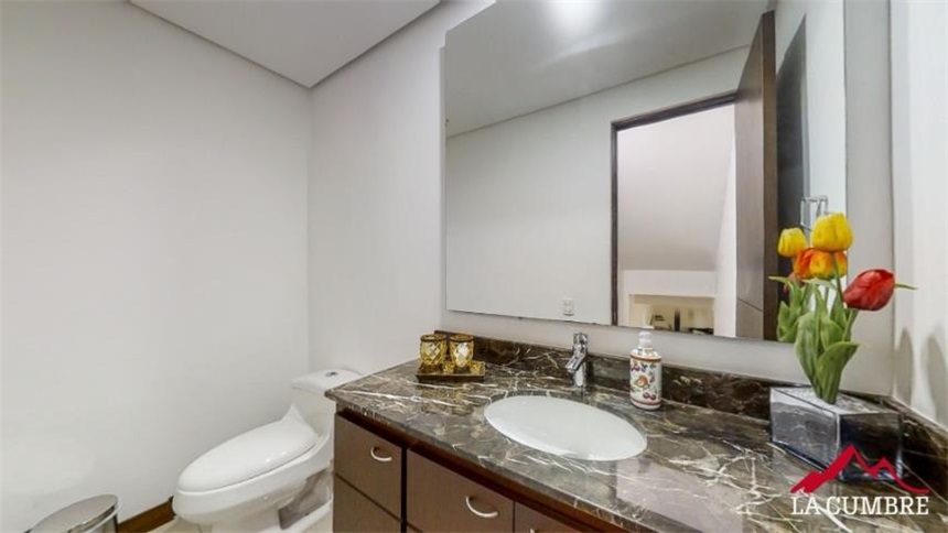 Casa de 5 alcobas en venta en Alto De Misael, Envigado, 460 m² · foto 7 de 24