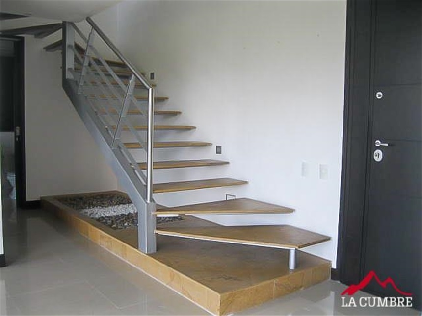 Apartamento de 3 alcobas en arriendo en Villa Carlota, Medellín, 198 m² · foto 10 de 16