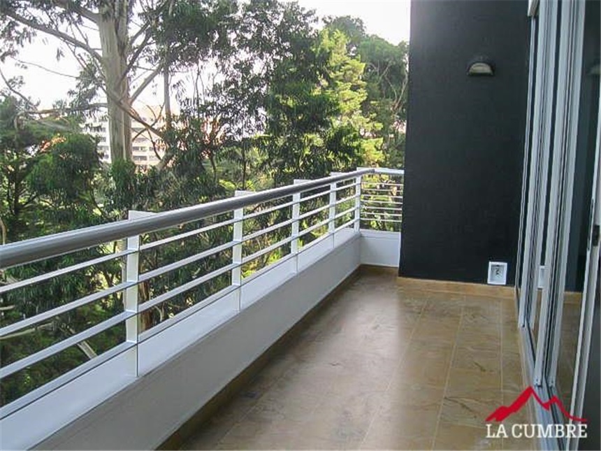 Apartamento de 3 alcobas en arriendo en Villa Carlota, Medellín, 198 m² · foto 3 de 16