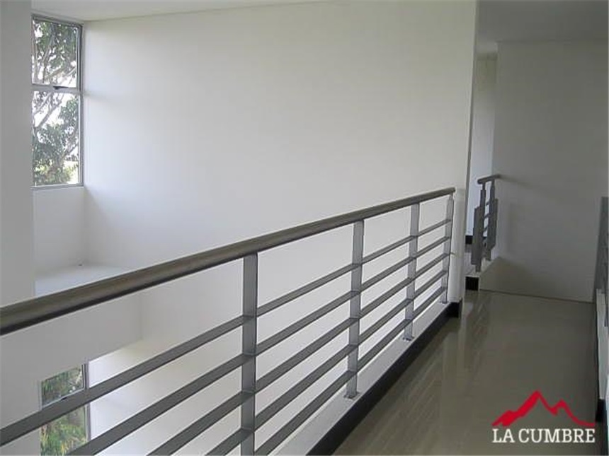 Apartamento de 3 alcobas en arriendo en Villa Carlota, Medellín, 198 m² · foto 12 de 16