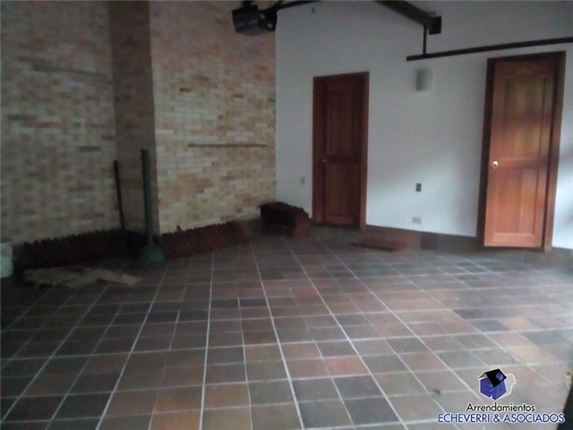 Casa de 6 alcobas en venta en Loma Del Escobero, Envigado, 600 m² · foto 11 de 16