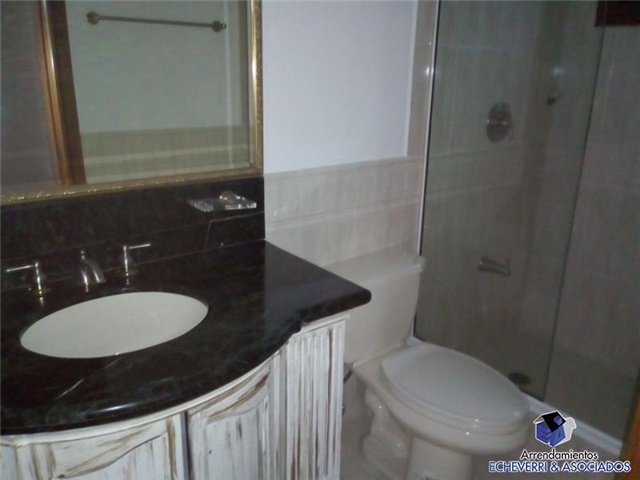 Casa de 6 alcobas en venta en Loma Del Escobero, Envigado, 600 m² · foto 15 de 16