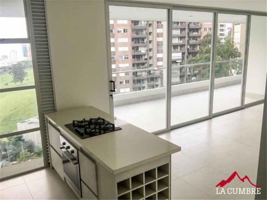 Apartamento de 3 alcobas en arriendo en Perpetuo Socorro, Medellín, 192 m² · foto 3 de 16