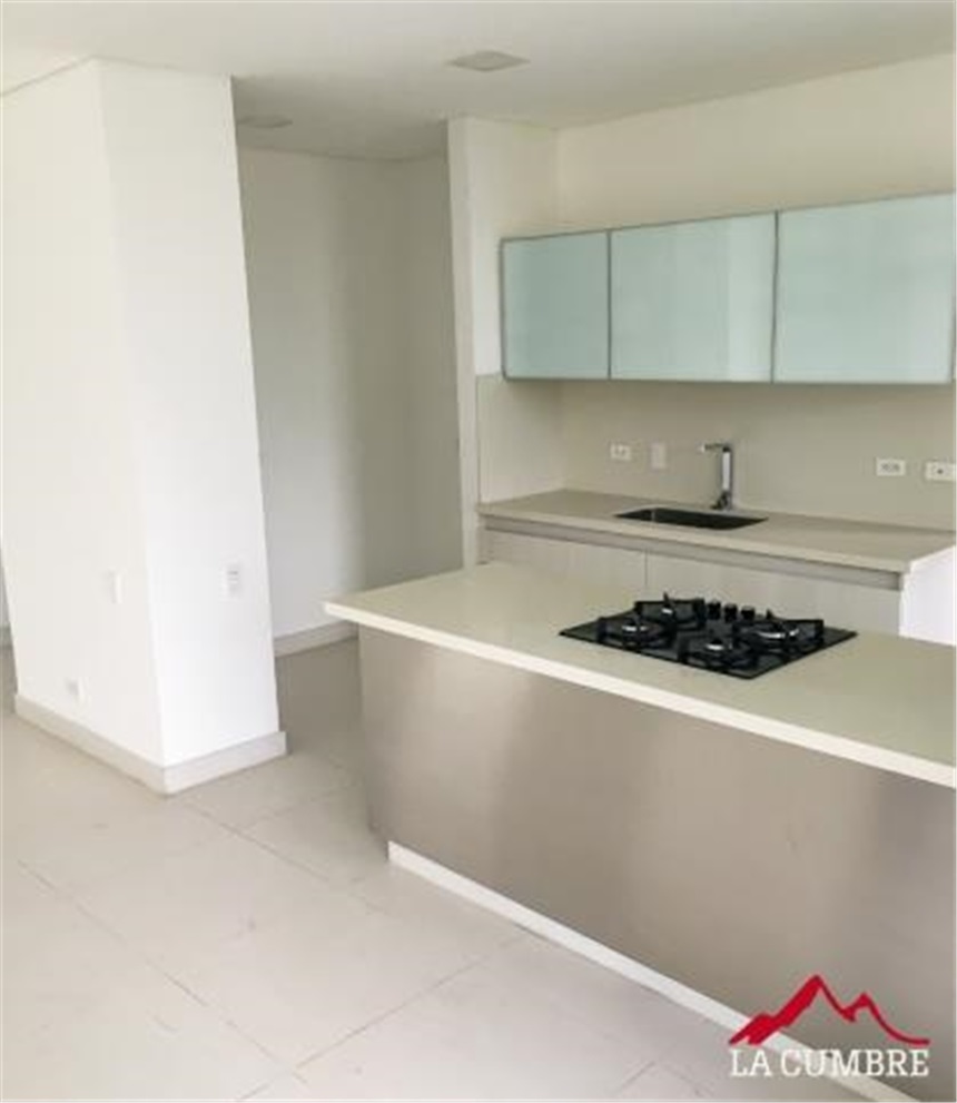 Apartamento de 3 alcobas en arriendo en Perpetuo Socorro, Medellín, 192 m² · foto 2 de 16