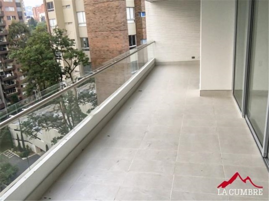 Apartamento de 3 alcobas en arriendo en Perpetuo Socorro, Medellín, 192 m² · foto 8 de 16