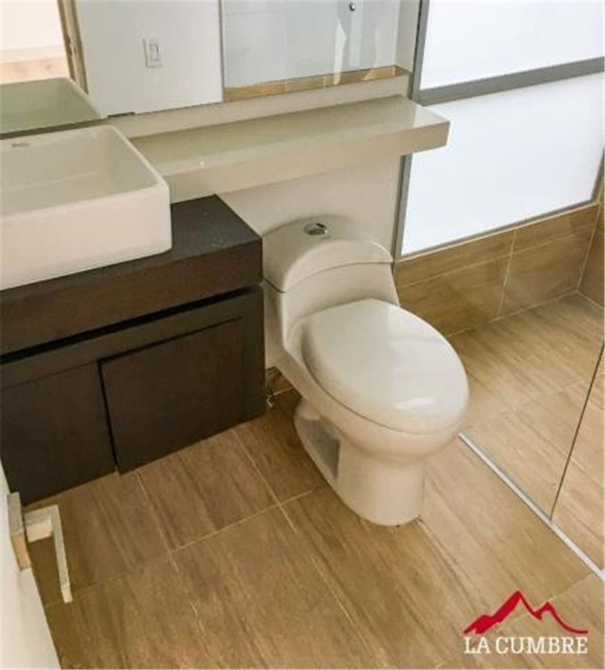 Apartamento de 3 alcobas en arriendo en Perpetuo Socorro, Medellín, 192 m² · foto 14 de 16