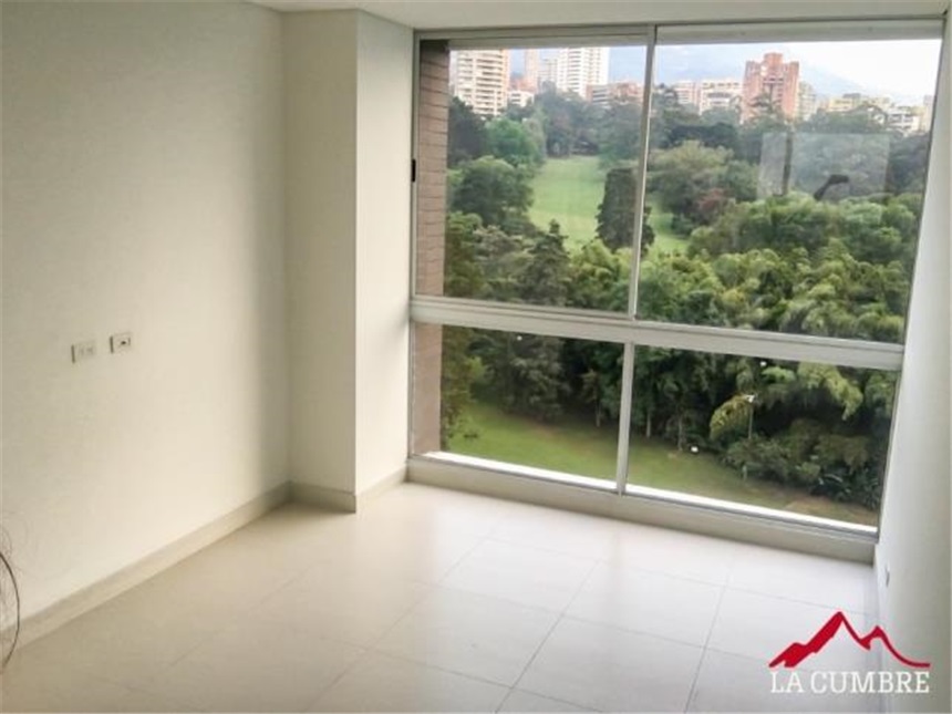 Apartamento de 3 alcobas en arriendo en Perpetuo Socorro, Medellín, 192 m² · foto 11 de 16
