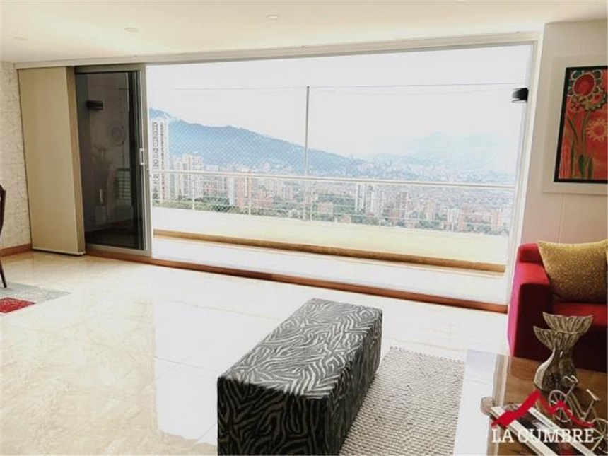 Apartamento en arriendo en El Poblado, Medellín · foto 2 de 15