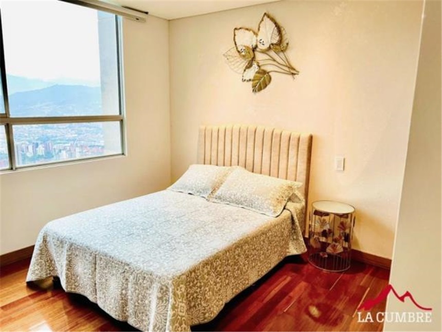 Apartamento de 3 alcobas en venta en Boston, Medellín, 207 m² · foto 8 de 17