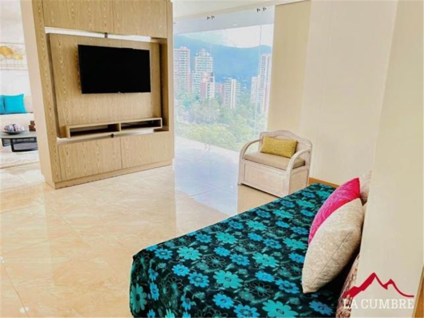 Apartamento de 3 alcobas en venta en Boston, Medellín, 207 m² · foto 10 de 17