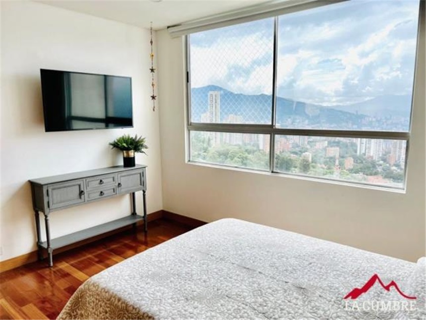 Apartamento de 3 alcobas en venta en Boston, Medellín, 207 m² · foto 12 de 17