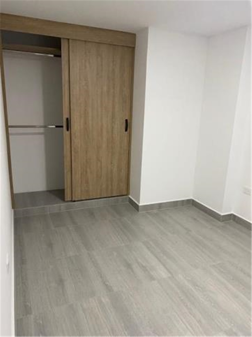 Apartamento de 3 alcobas en venta en Cabañitas, Bello, 115 m² · foto 7 de 10
