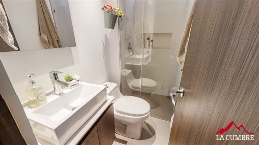 Casa de 3 alcobas en venta en San Lucas, Envigado, 276 m² · foto 18 de 22