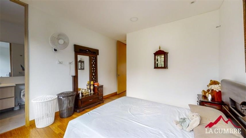Casa de 3 alcobas en venta en Loma El Atravesado, Envigado, 386 m² · foto 15 de 21
