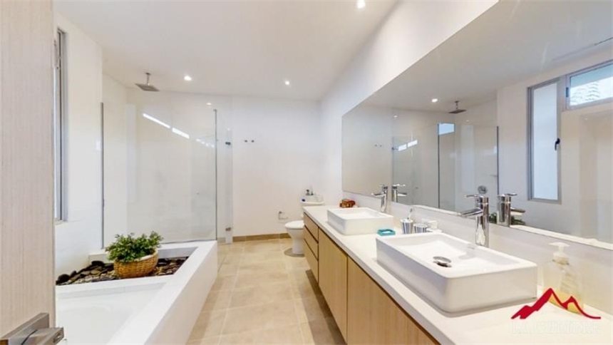 Casa de 3 alcobas en venta en Loma El Atravesado, Envigado, 386 m² · foto 21 de 21