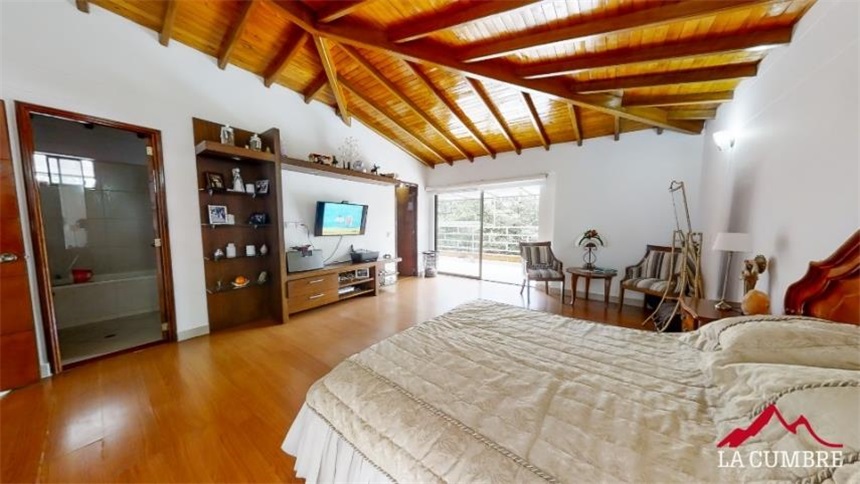 Casa de 4 alcobas en venta en Loma Del Escobero, Envigado, 285 m² · foto 16 de 21