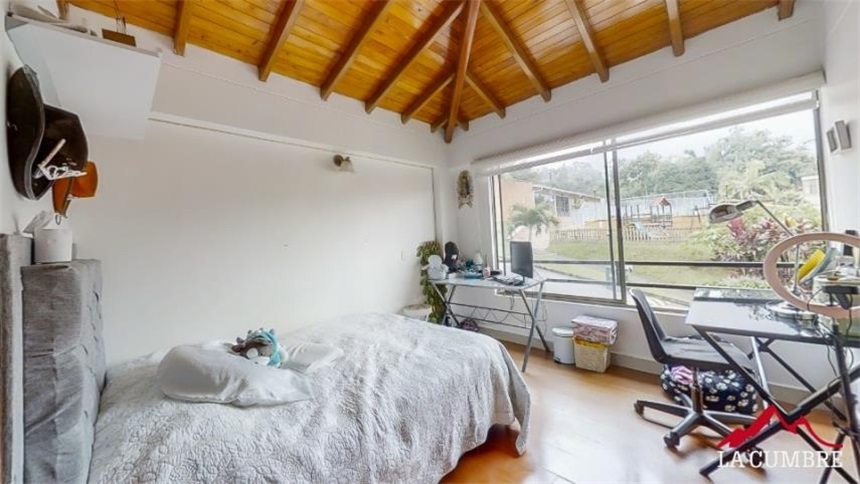 Casa de 4 alcobas en venta en Loma Del Escobero, Envigado, 285 m² · foto 12 de 21