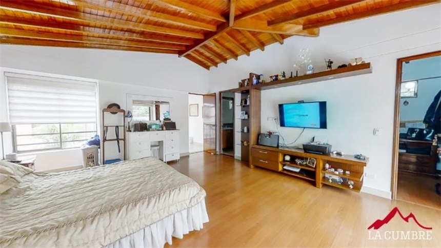 Casa de 4 alcobas en venta en Loma Del Escobero, Envigado, 285 m² · foto 17 de 21
