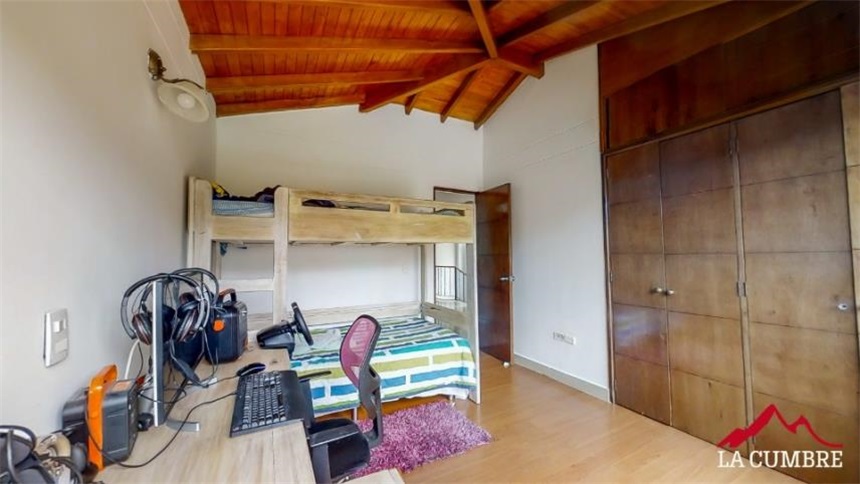 Casa de 4 alcobas en venta en Loma Del Escobero, Envigado, 285 m² · foto 11 de 21