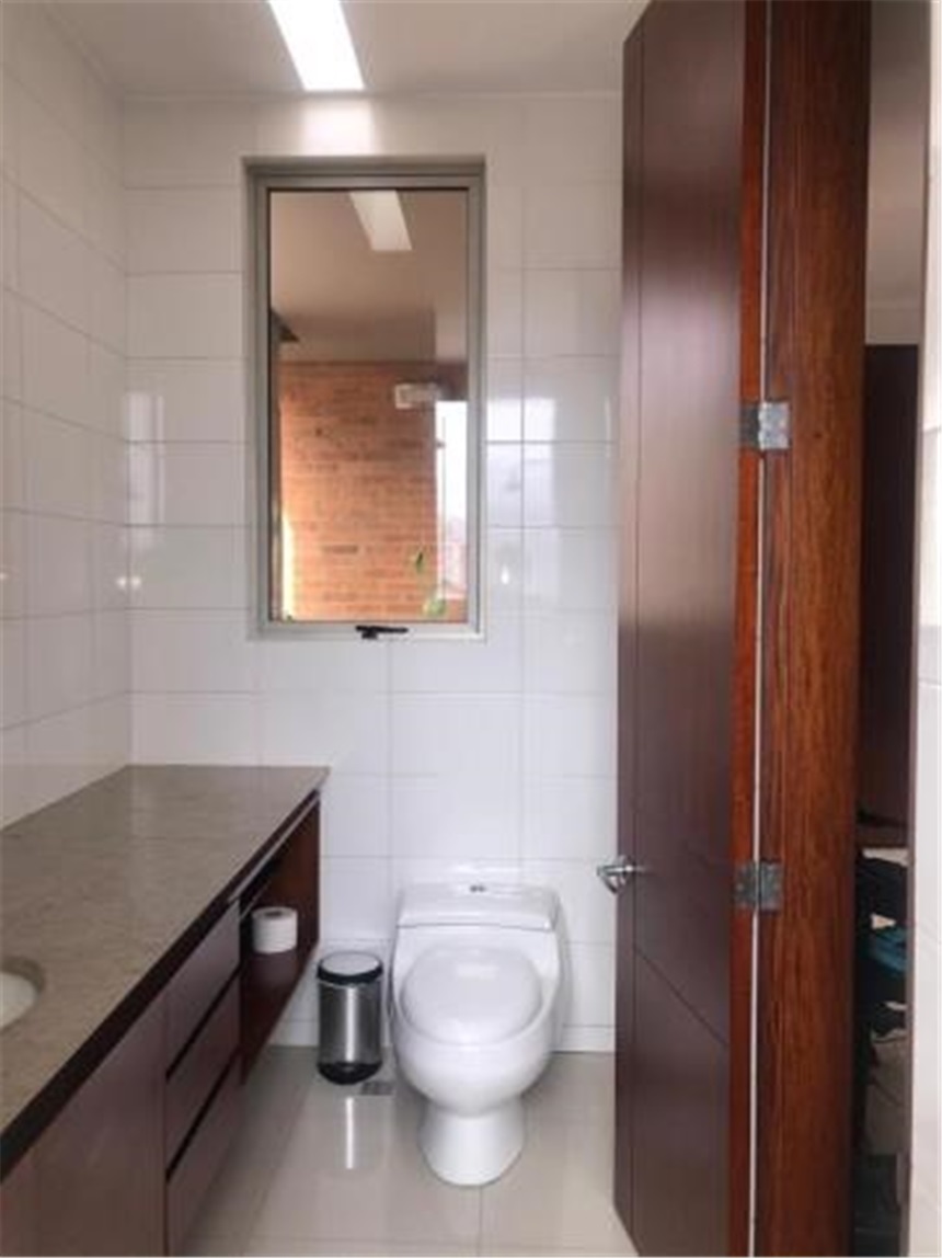 Apartamento en venta en Los Rosales, Bogotá · foto 8 de 18