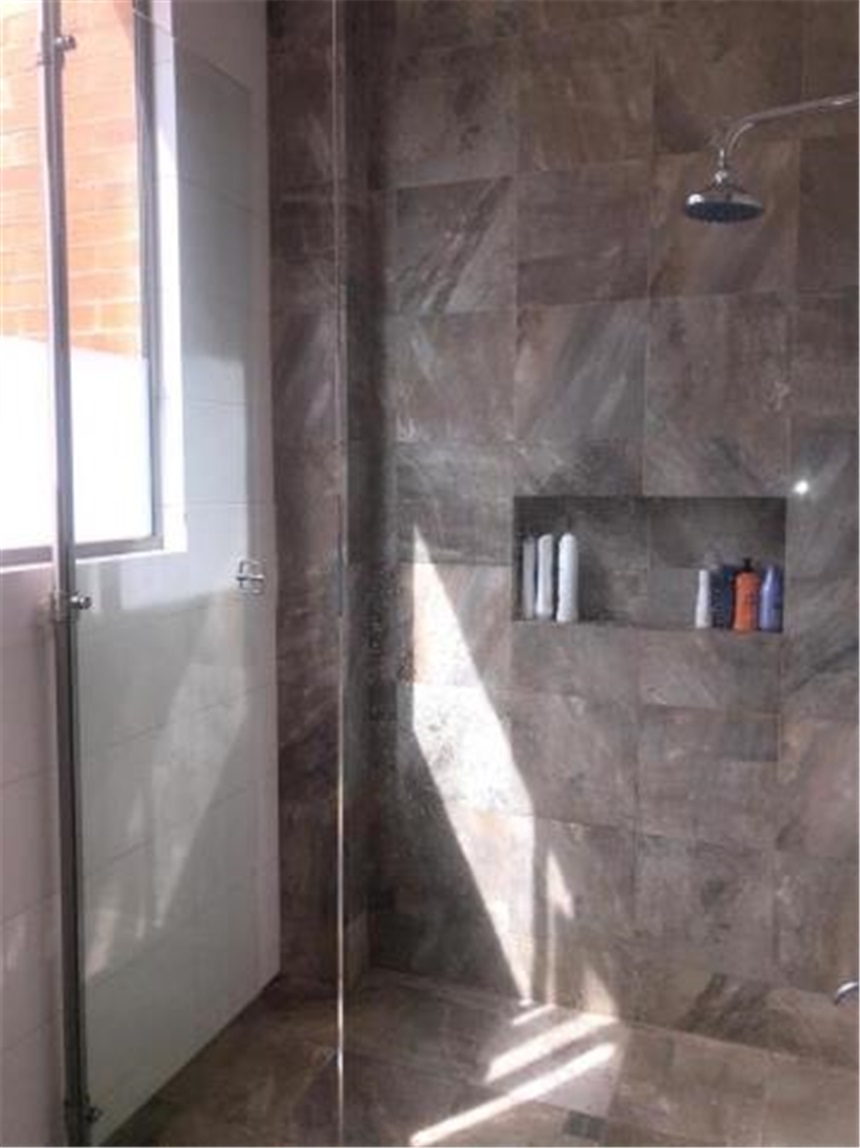 Apartamento en venta en Los Rosales, Bogotá · foto 2 de 18