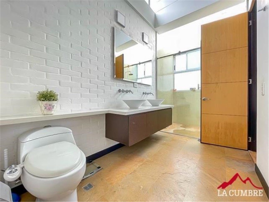 Casa de 3 alcobas en venta en Cd San Lucas, Medellín, 291 m² · foto 24 de 24