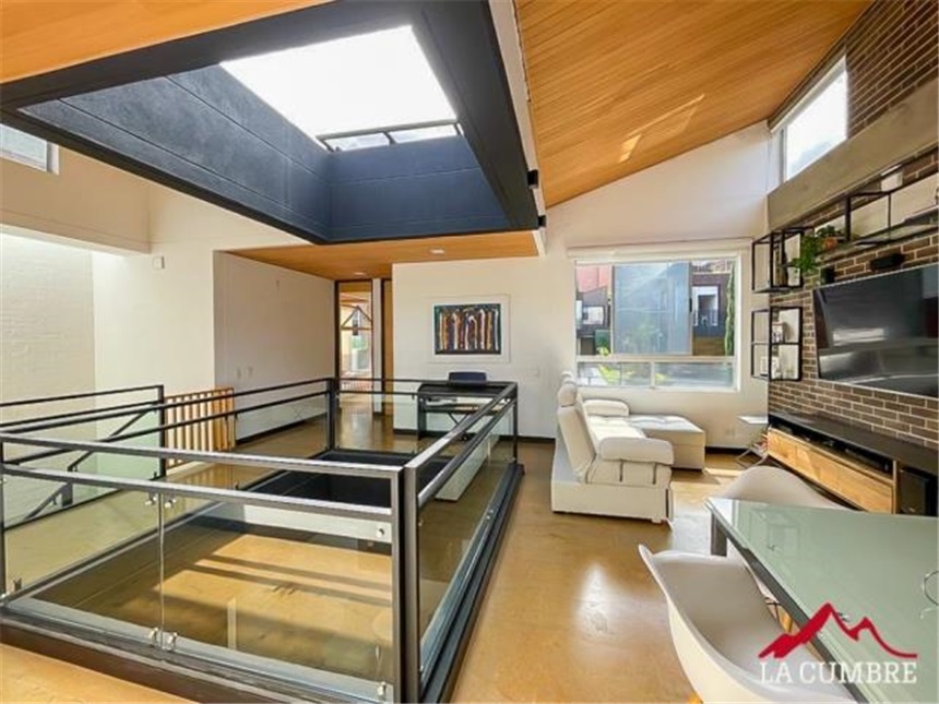 Casa de 3 alcobas en venta en Cd San Lucas, Medellín, 291 m² · foto 22 de 24
