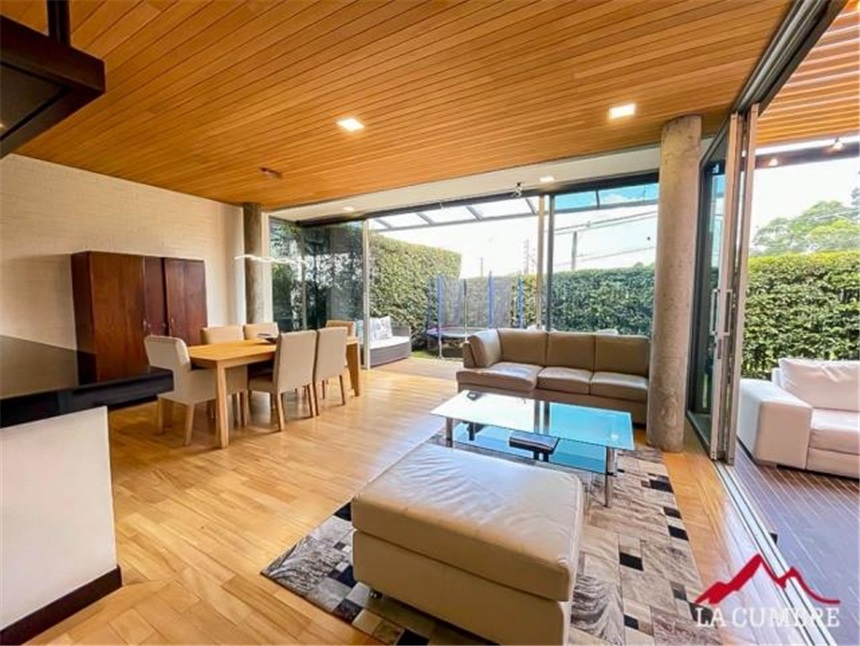 Casa de 3 alcobas en venta en Cd San Lucas, Medellín, 291 m² · foto 2 de 24