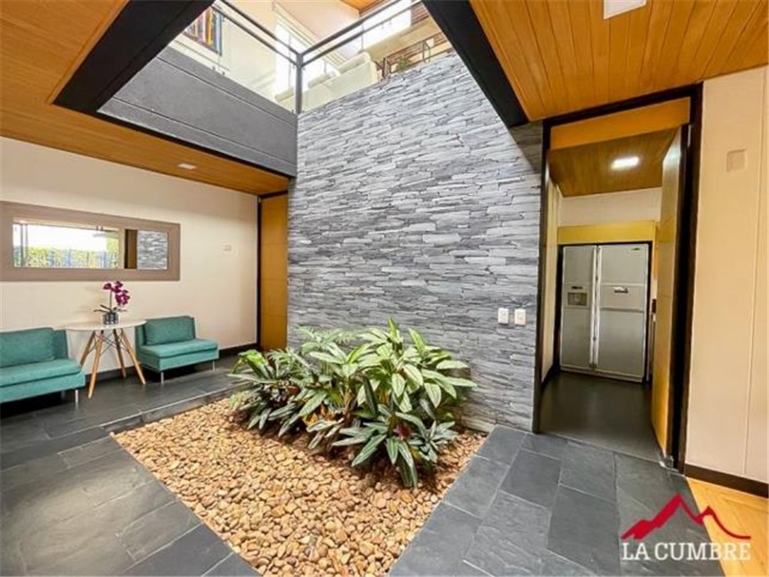 Casa de 3 alcobas en venta en Cd San Lucas, Medellín, 291 m² · foto 19 de 24