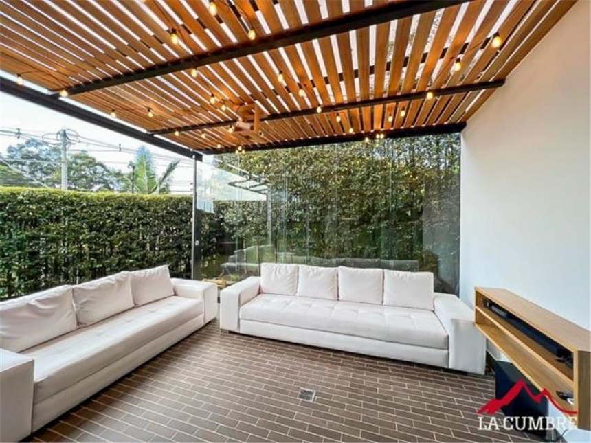 Casa de 3 alcobas en venta en Cd San Lucas, Medellín, 291 m² · foto 8 de 24