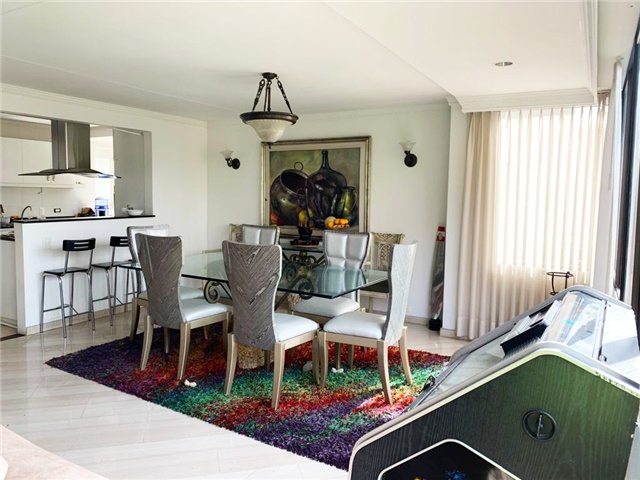 Apartamento de 4 alcobas en arriendo en San Lucas, Medellín, 280 m² · foto 3 de 20