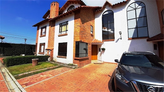 Casa de 5 alcobas en venta en Pueblo Viejo, Cota, 233 m² · foto 2 de 23