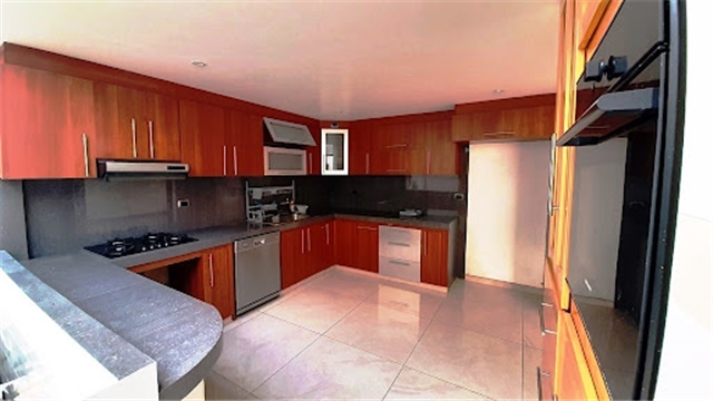 Casa de 5 alcobas en venta en Pueblo Viejo, Cota, 233 m² · foto 5 de 23