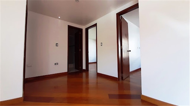 Casa de 5 alcobas en venta en Pueblo Viejo, Cota, 233 m² · foto 8 de 23