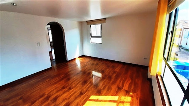 Casa de 5 alcobas en venta en Pueblo Viejo, Cota, 233 m² · foto 10 de 23