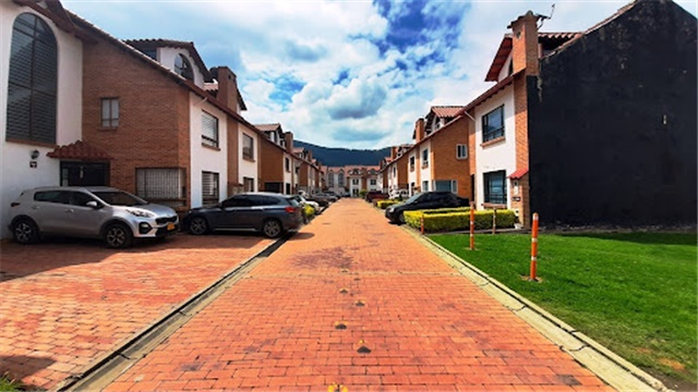 Casa de 5 alcobas en venta en Pueblo Viejo, Cota, 233 m² · foto 23 de 23