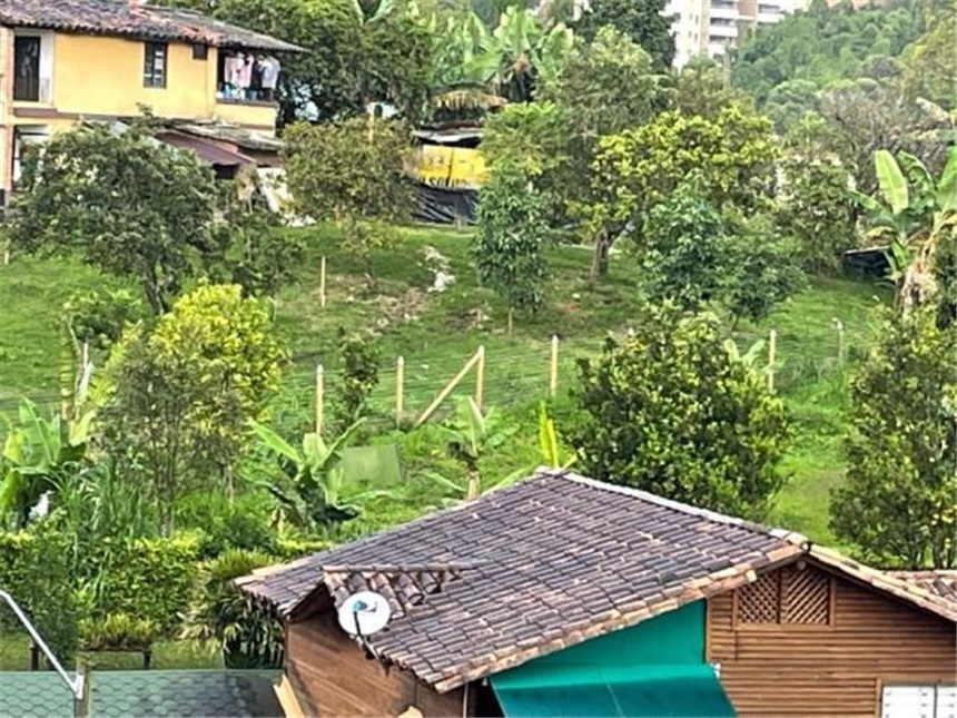 Casa de 5 alcobas en venta en Alto De Misael, Envigado, 180 m² · foto 3 de 10