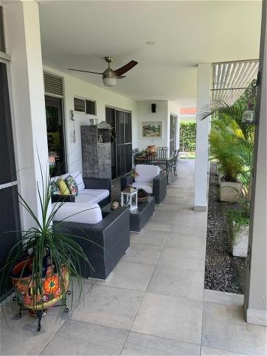 Casa de 4 alcobas en venta en Alfaguara, Jamundí, 1125 m² · foto 9 de 21