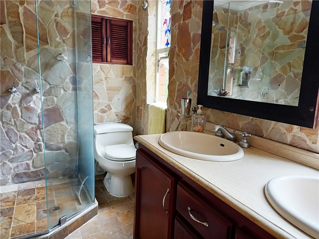 Casa de 4 alcobas en venta en Altos Del Poblado, Medellín, 295 m² · foto 17 de 20