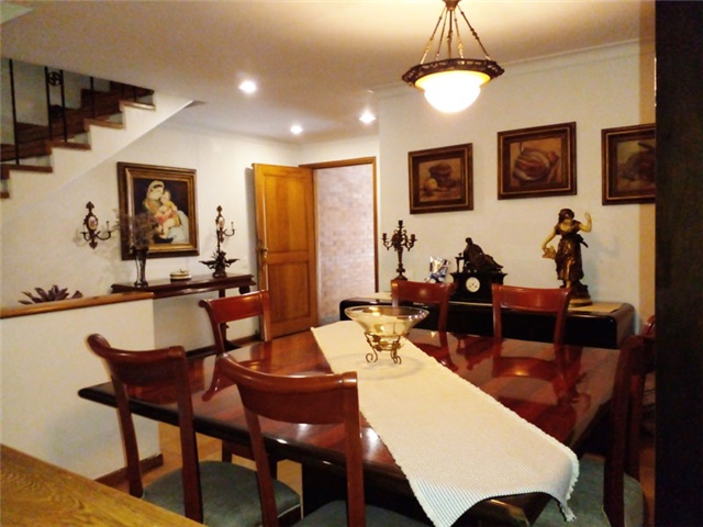 Casa de 3 alcobas en venta en El Diamante 2, Medellín, 229 m² · foto 4 de 20