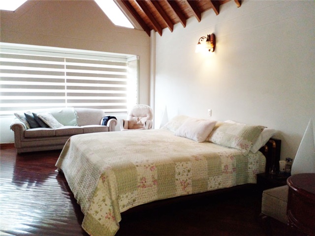 Casa de 3 alcobas en venta en El Diamante 2, Medellín, 229 m² · foto 10 de 20