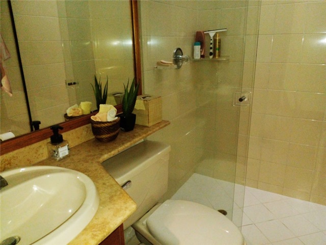 Casa de 3 alcobas en venta en El Diamante 2, Medellín, 229 m² · foto 18 de 20
