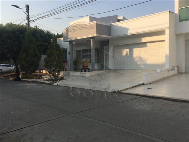 Casa en venta en La Castellana, Montería · foto 2 de 24