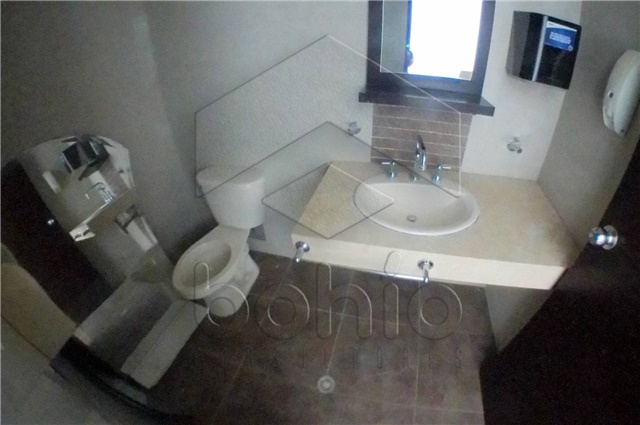 Local en Arriendo - Más